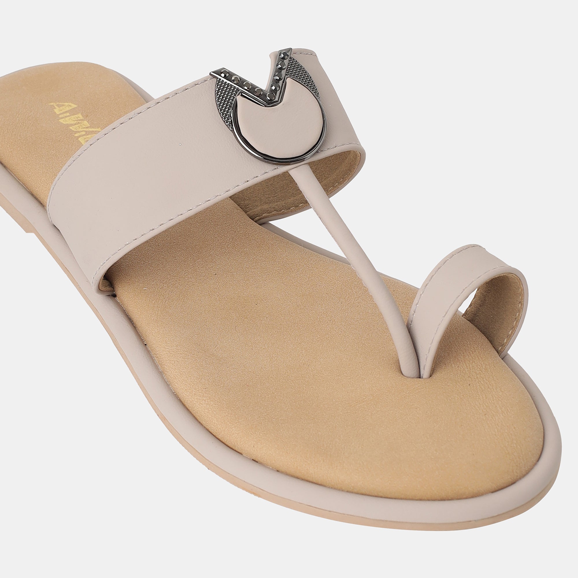 Aiwie-Womens-Stylish-Flat-Slip-On-Sandals-with-Comfortable-Sole-and-Metal-Ring-Design A160893