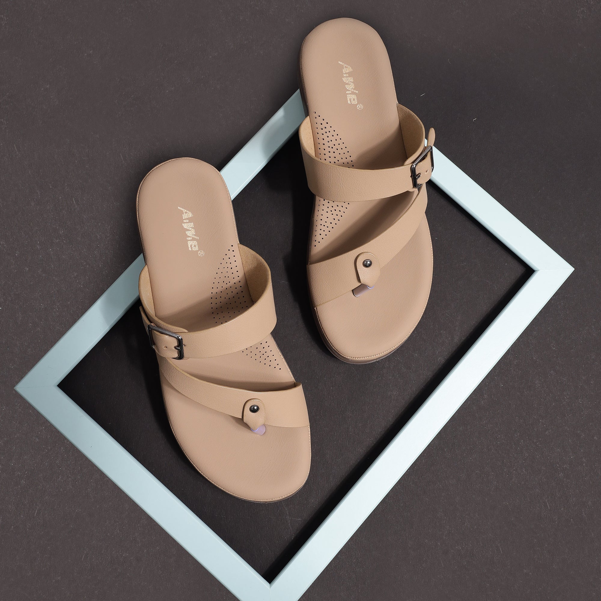 Aiwie-Womens-Comfortable-Casual-Slip-On-Slippers-with-Adjustable-Strap-for-Men-–-Lightweight-and-Anti-Slip-Sole A570703