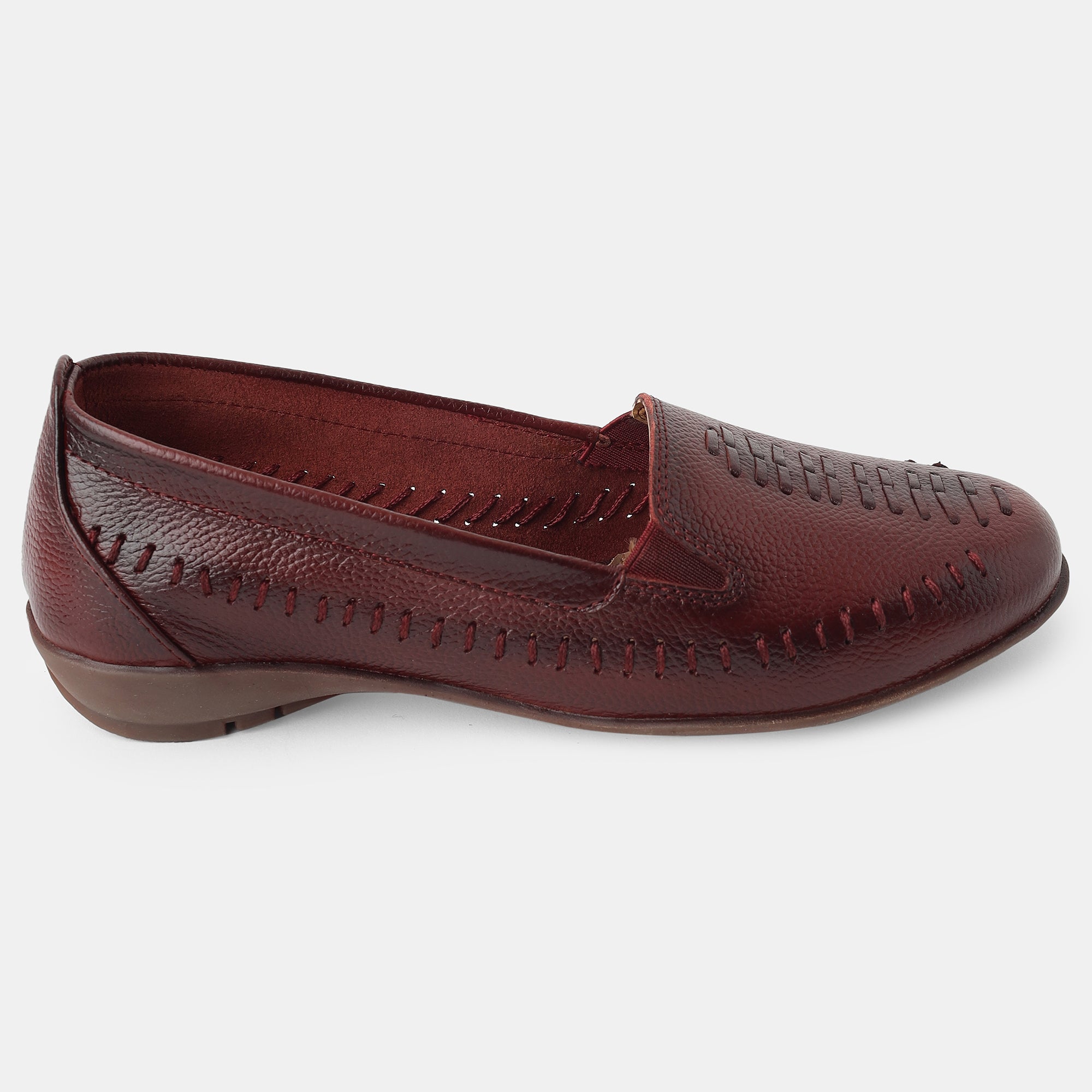 Aiwie-Womens-Comfortable-Slip-On-Flats-with-Cut-Out-Design-and-Soft-Sole-for-Daily-Wear B160217