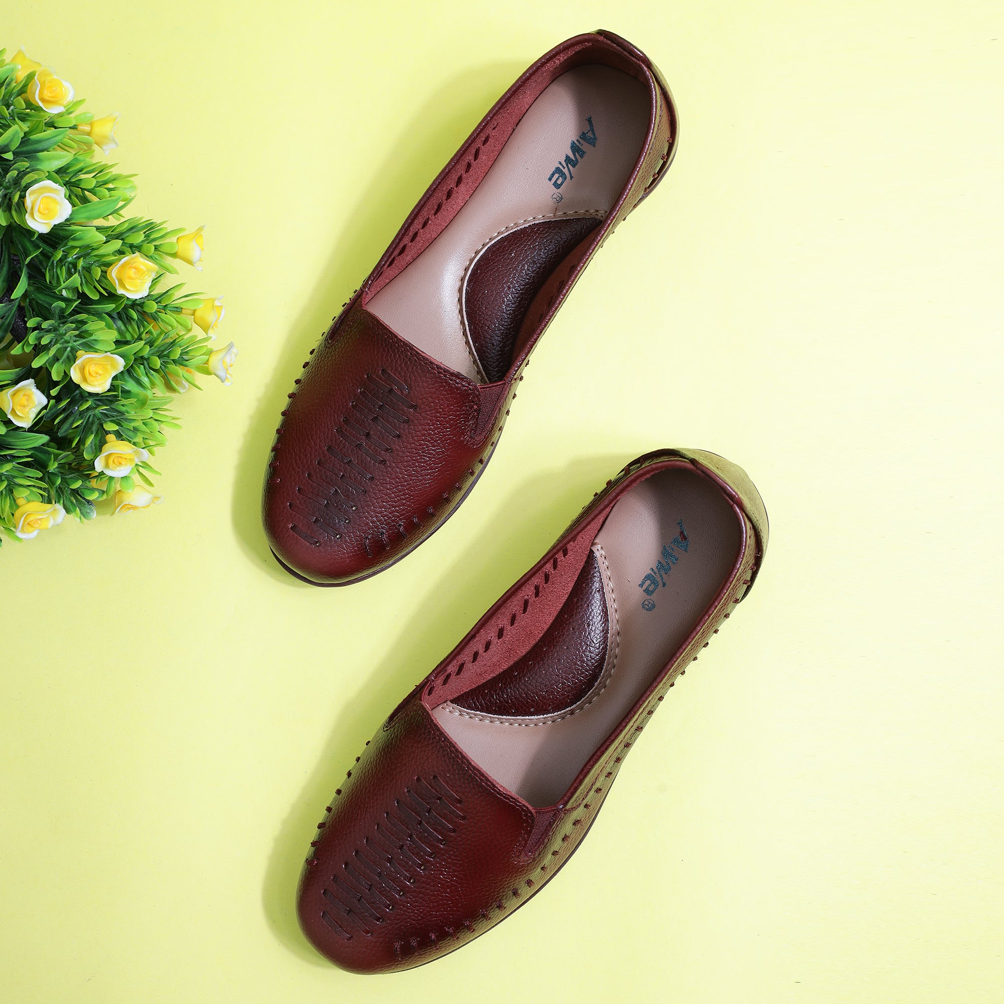Aiwie-Womens-Comfortable-Slip-On-Flats-with-Cut-Out-Design-and-Soft-Sole-for-Daily-Wear B160217